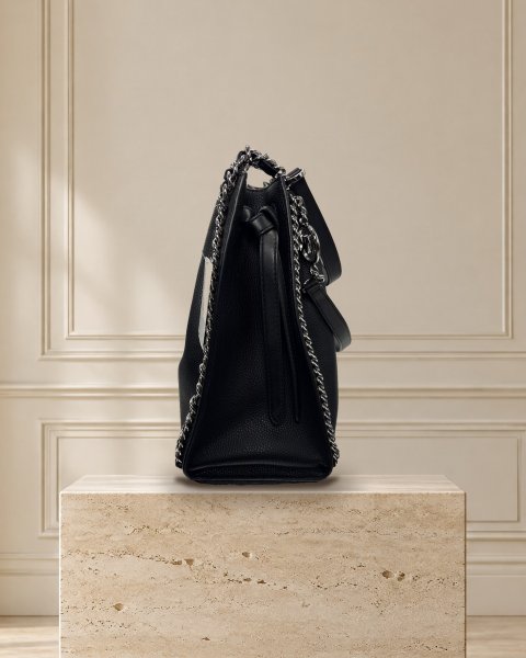 Ver bolsa Michael Kors Mina, preta, couro, vista lateral, foto 4 de 8, estúdio